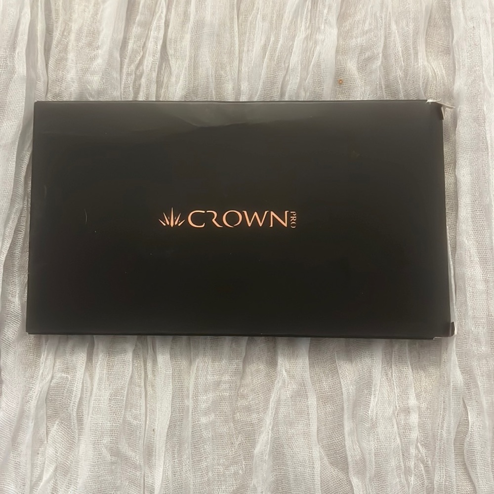 Crown Pro Palette